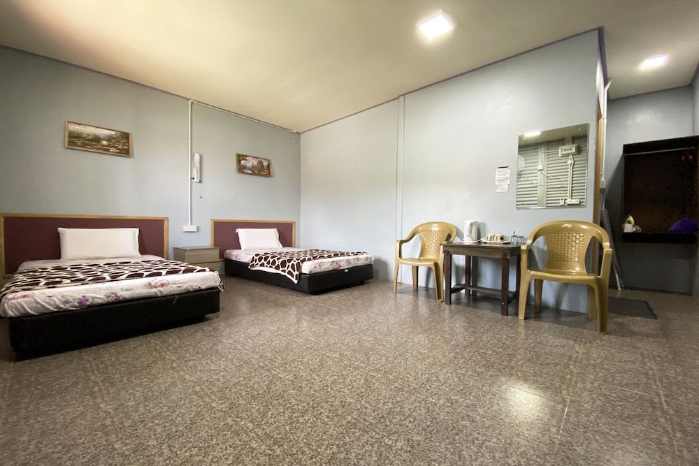 OYO 90284 Kampung Stay Kilimu Deluxe Twin Room 4