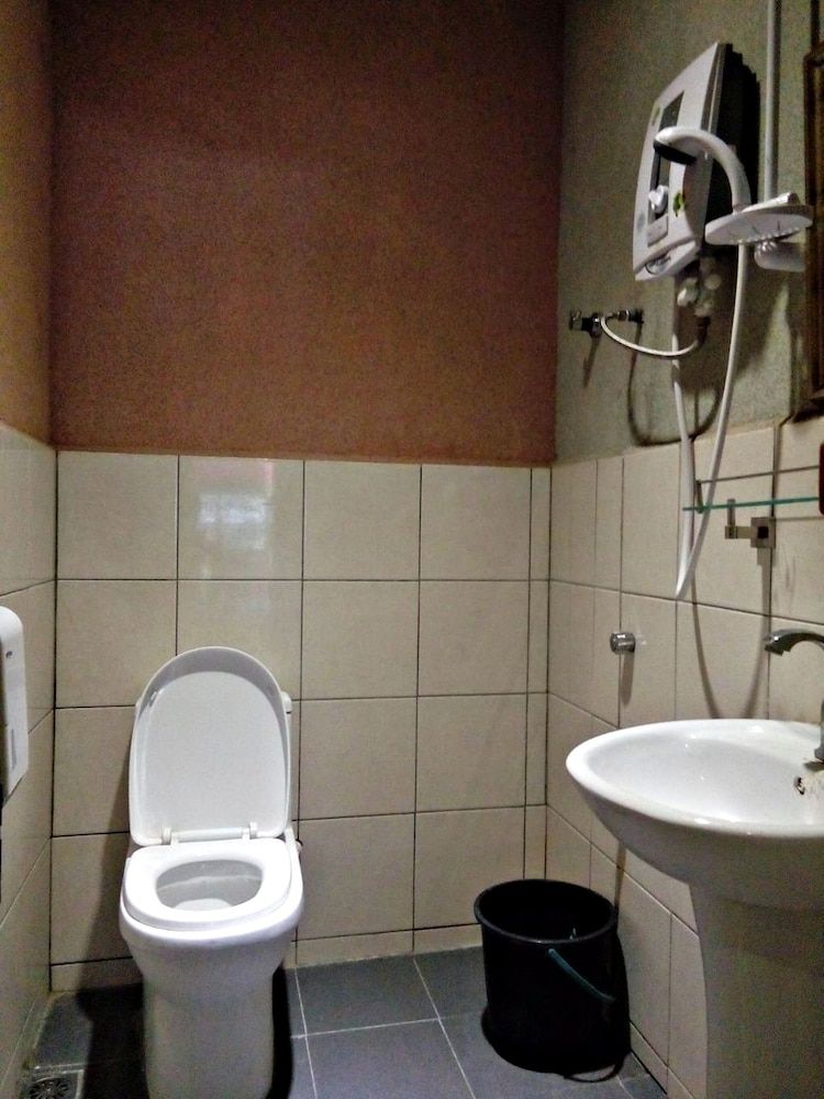 Lodge 37 Basic Triple Room 2