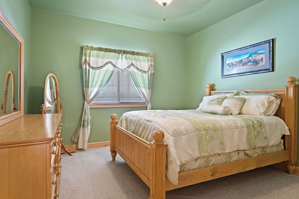 Grand Villa, Multiple Bedrooms, Hot Tub, Mountain View