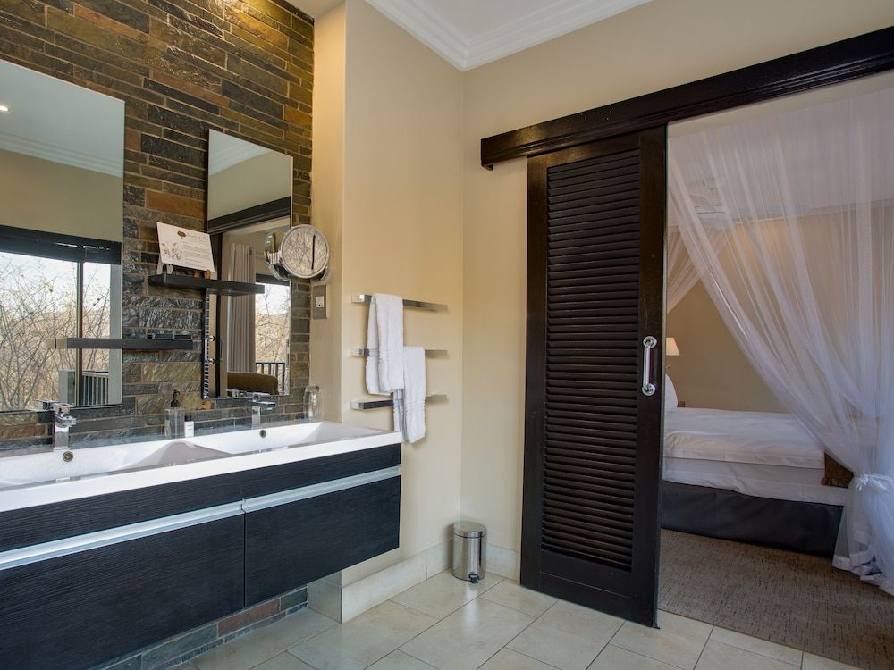 Shepherd's Tree Game Lodge Standard Room 6