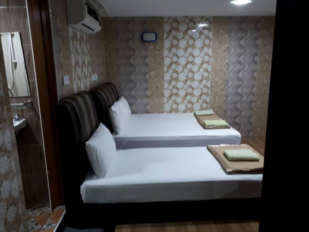 New Kajang Hotel Triple Room 5