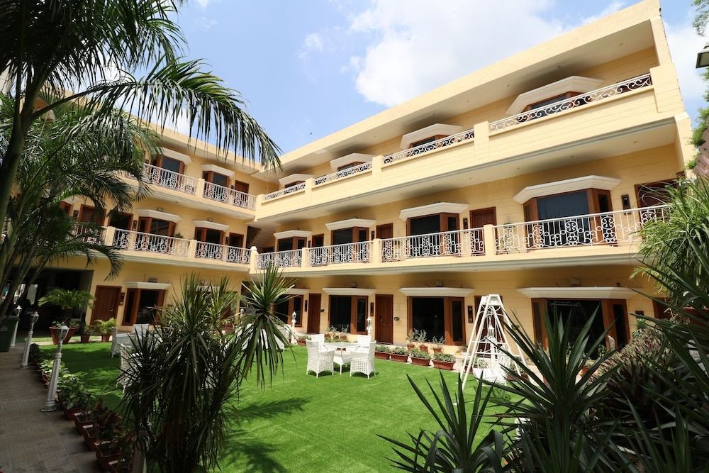 undefined Hotel Mohan Continental 2