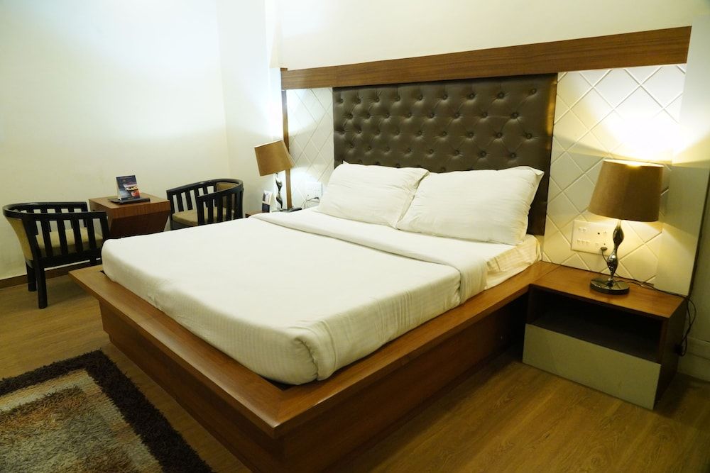 Hotel Mohan Continental Executive Room (City or No View) 5