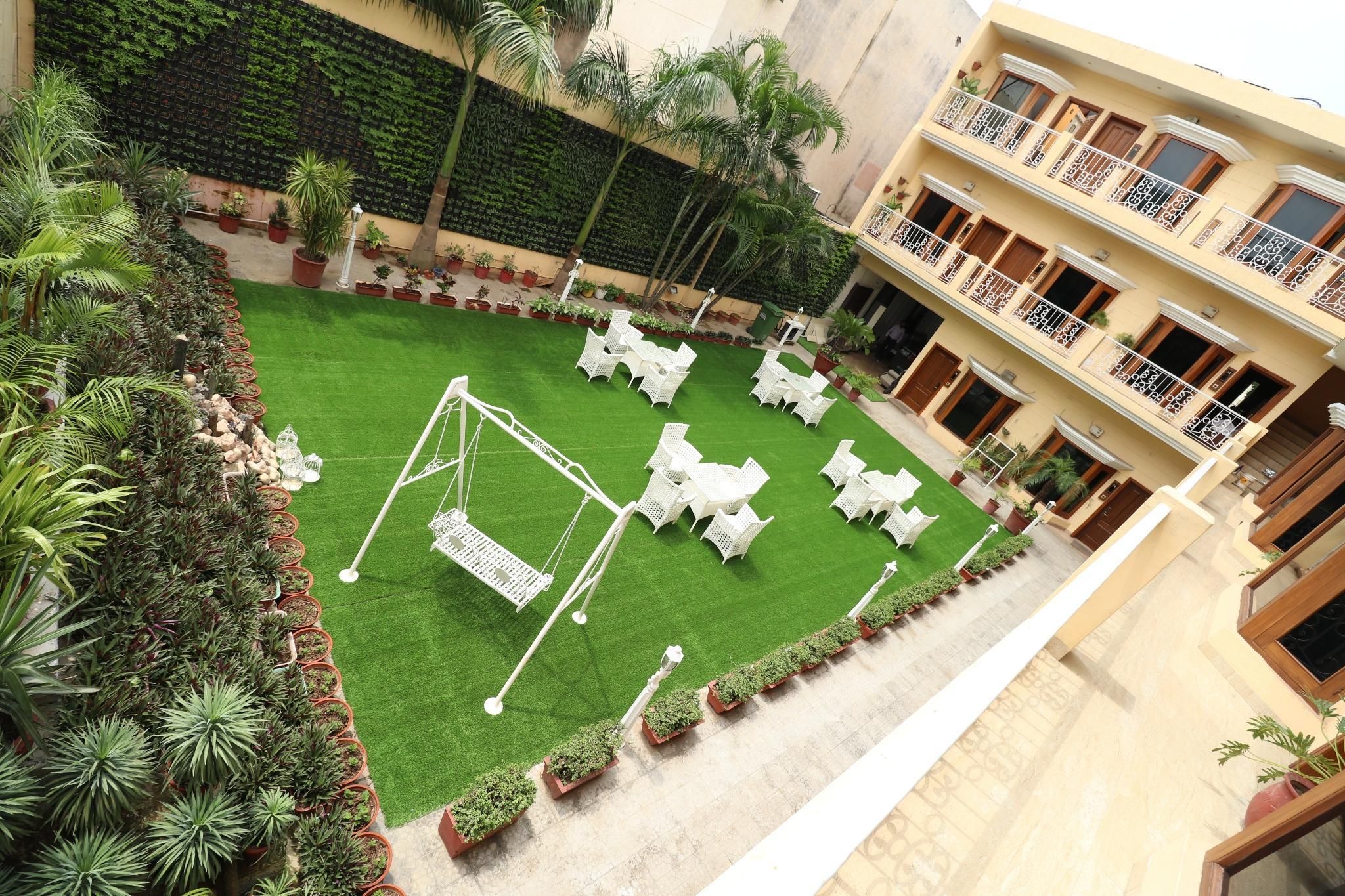 undefined Hotel Mohan Continental 4