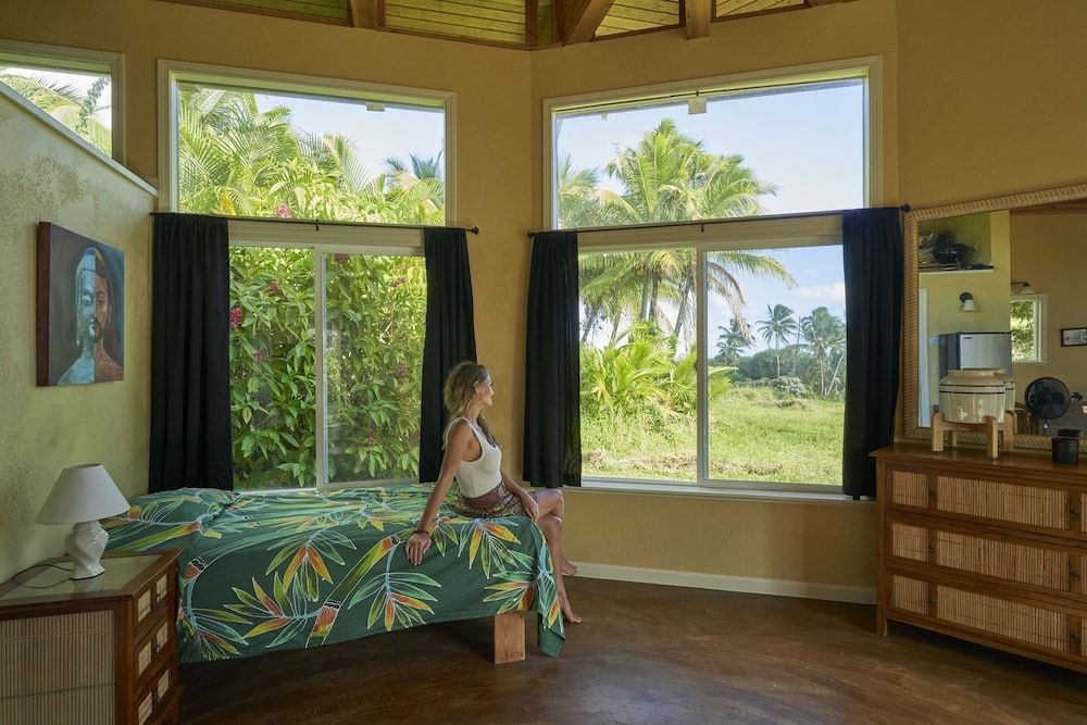 Kalani Oceanside Retreat Room, Multiple Beds, Ocean View, Garden Area 5