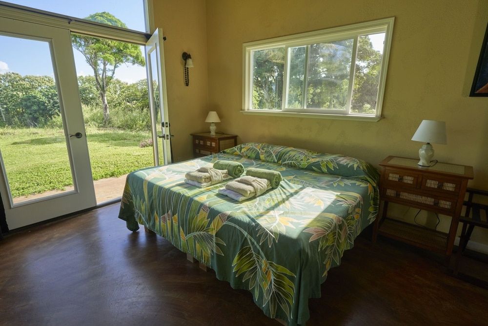 Kalani Oceanside Retreat Room, Multiple Beds, Ocean View, Garden Area 4