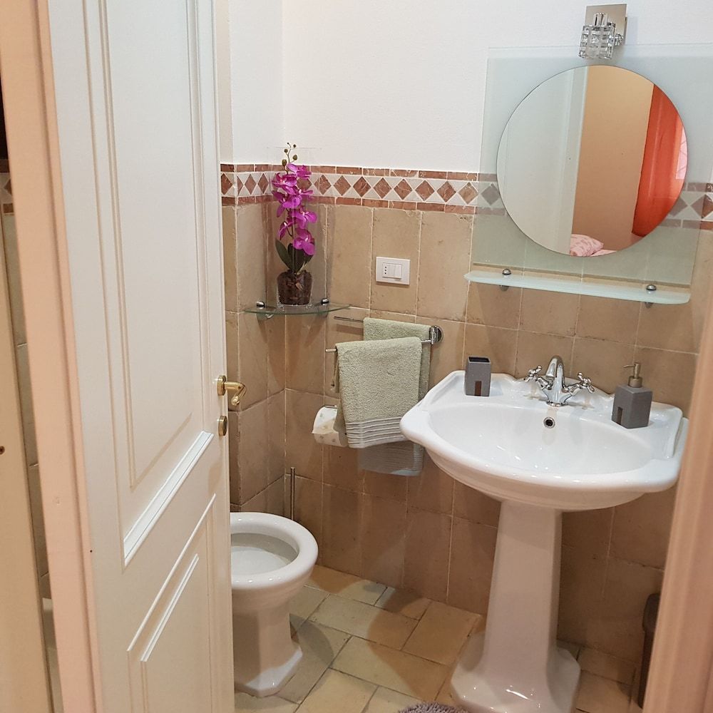 B&B Aria Comfort Room, 1 King Bed, Non Smoking 5