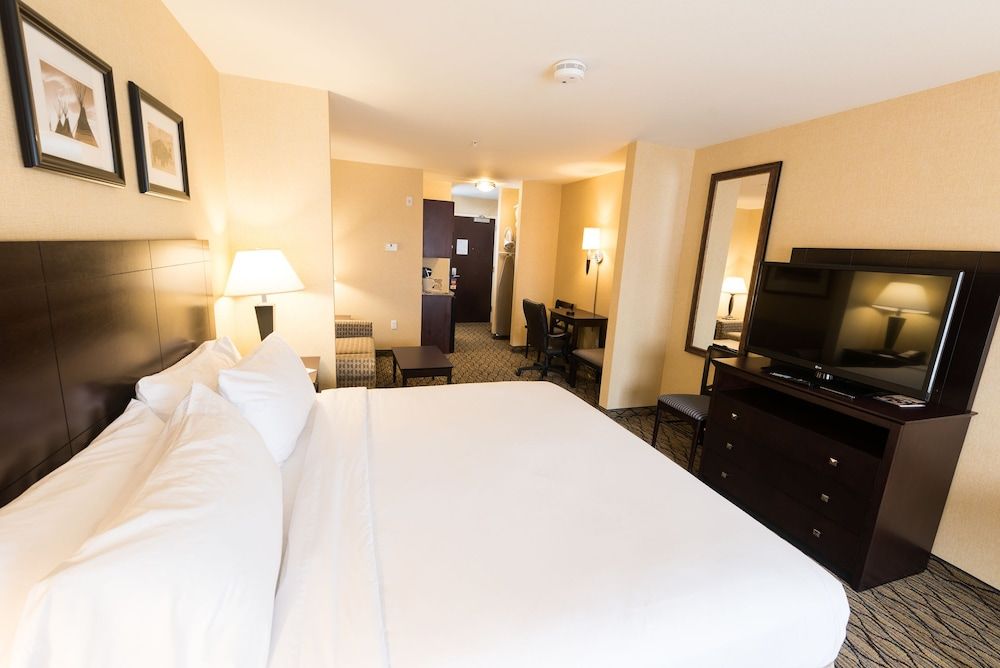 Glacier Peaks Hotel Suite, 1 King Bed, Non Smoking 3