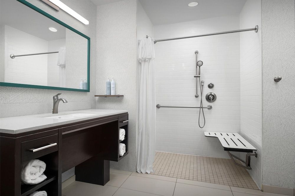 Suite, 1 King Bed, Accessible (Mobility, Roll-In Shower)