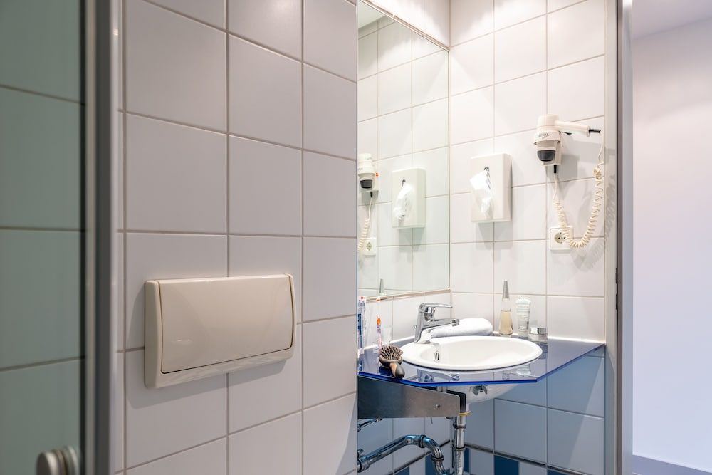 Hotel Leipheim Süd Triple Room 9