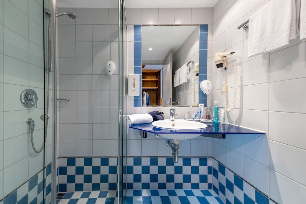 Hotel Leipheim Süd Triple Room 6