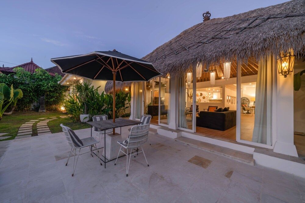 Villa Kelapa Putih