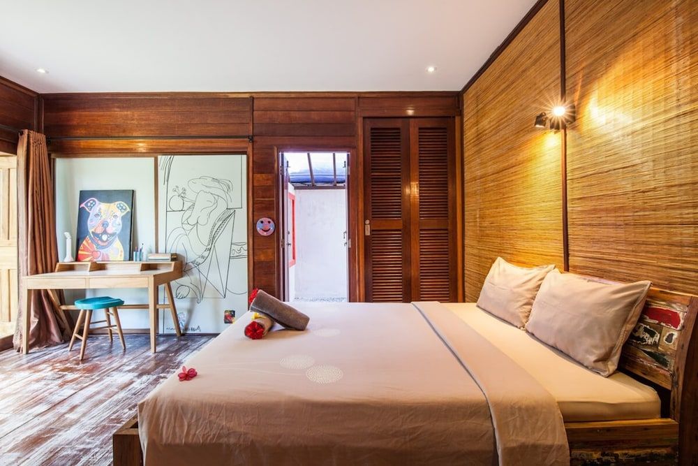 Basic Villa, Multiple Beds