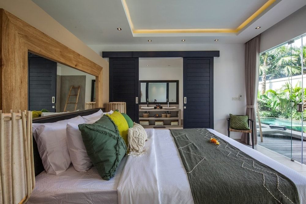 Basic Villa, Multiple Beds