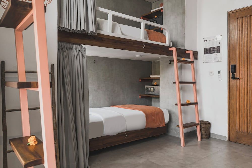 Surf Camp Package - 6 Bunk Bed 1 person