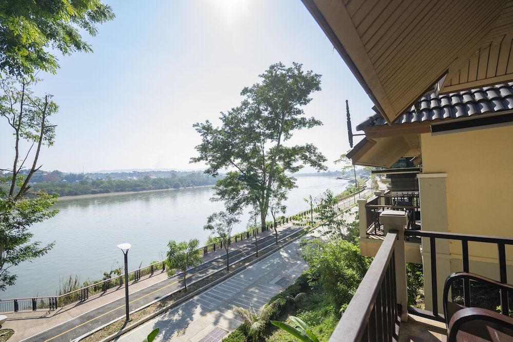 Chiangkhong Teak Garden Riverfront Onsen Hotel Resort River View 8