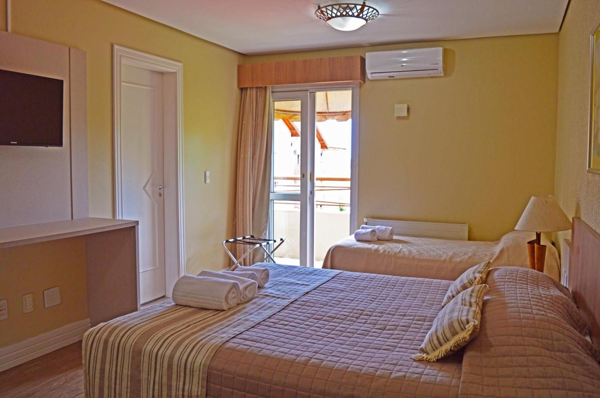 Sky Ville Canela Hotel Deluxe Triple Room 2