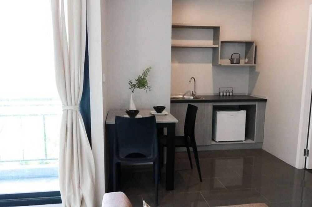 RQ Bangkok Sukhumvit 107 by Collection O Premier Double Room 4