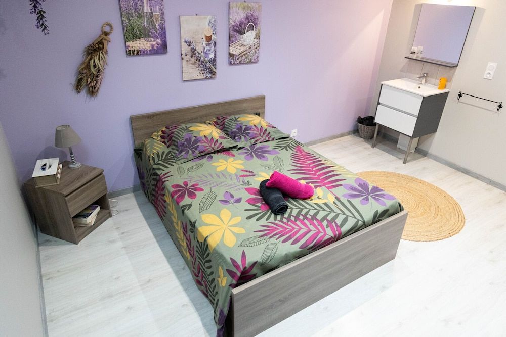 Le Domaine de la Clarté Club Double Room, Shared Bathroom (5 Chambre à la campagne)