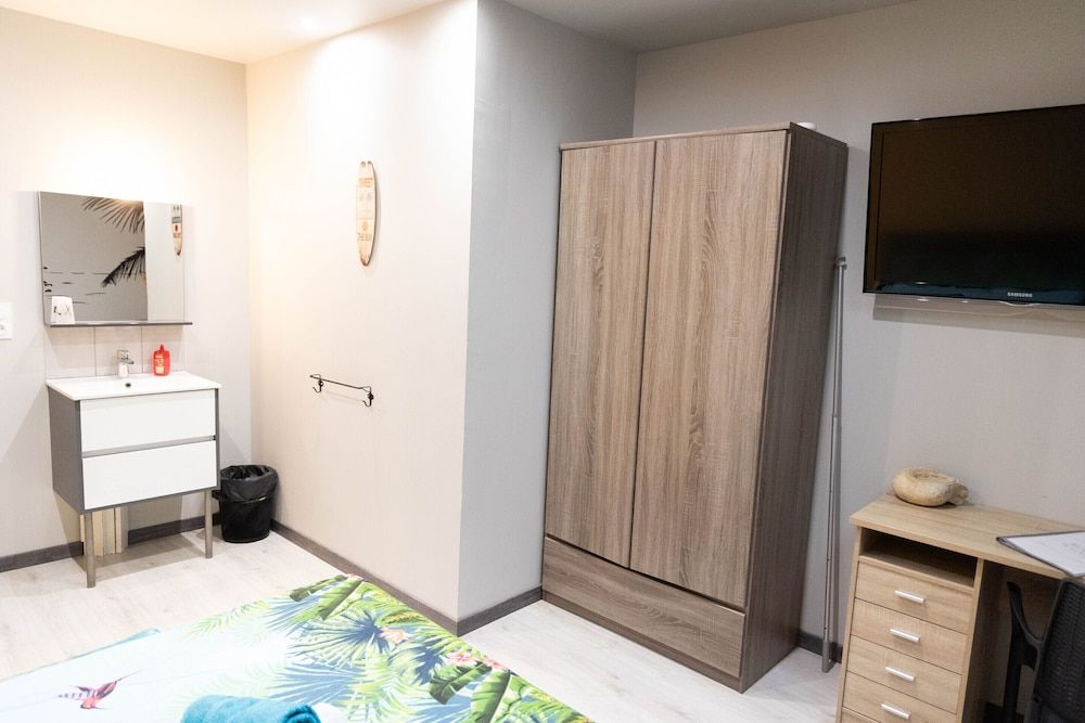 Le Domaine de la Clarté Economy Double Room, Shared Bathroom (4 Chambre à la campagne) 4