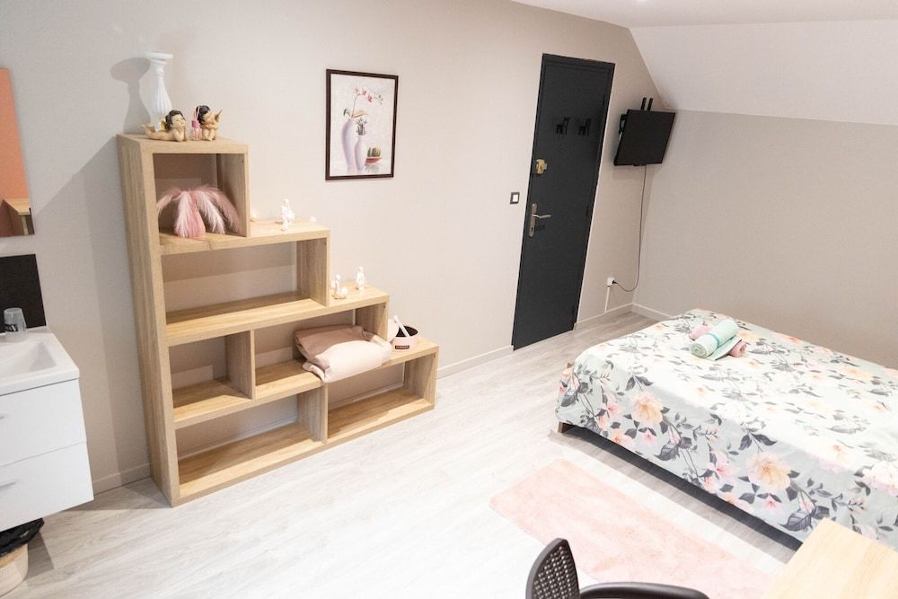 Le Domaine de la Clarté Comfort Double Room, Shared Bathroom (3 Chambre à la campagne) 3