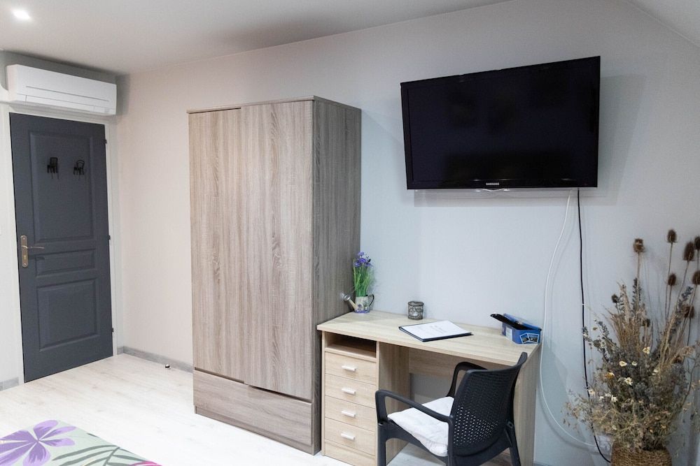 Le Domaine de la Clarté Club Double Room, Shared Bathroom (5 Chambre à la campagne) 5