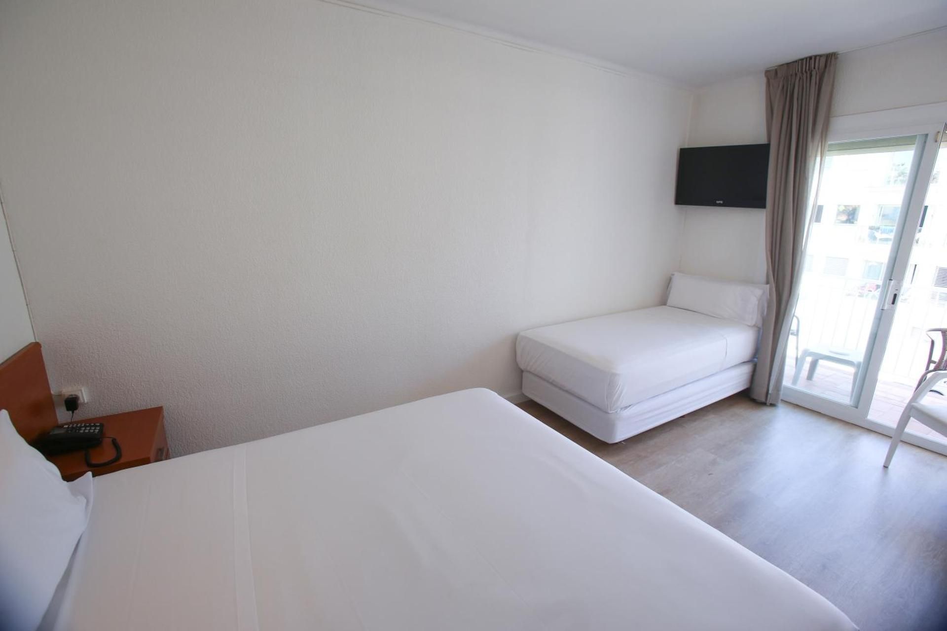 Triple Room with Side Sea View