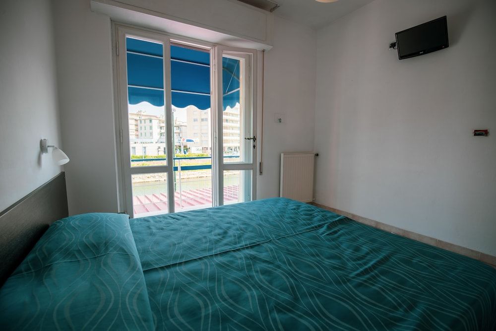 Basic Room, Sea View (1)