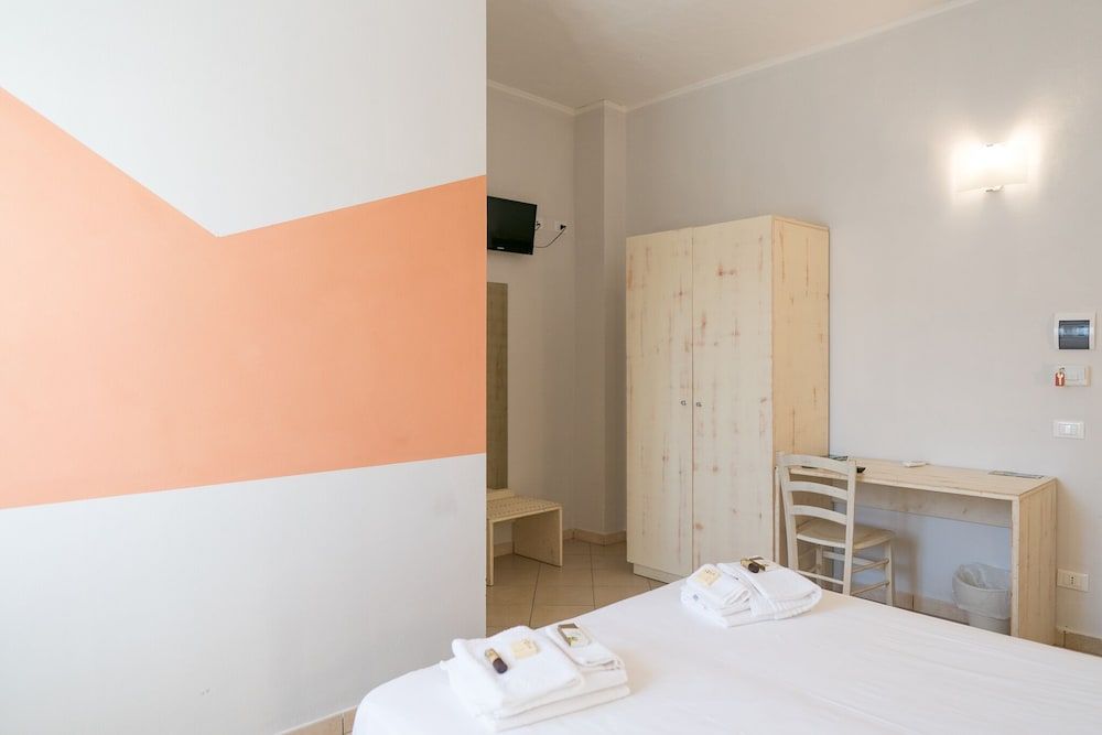 Hotel La Smorfia Comfort Double or Twin Room, Private Bathroom, Sea View 6