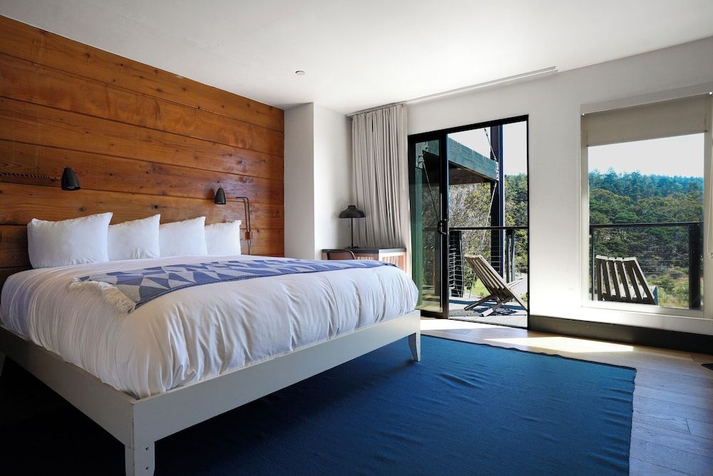 Timber Cove Resort Room (Ocean Cove) 2