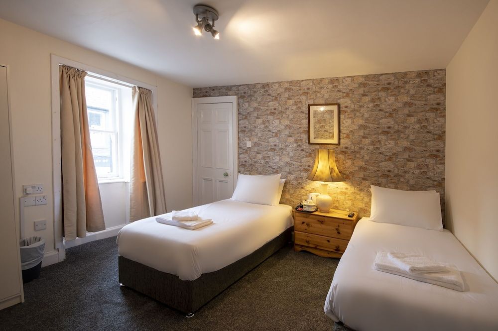 Economy Twin Room