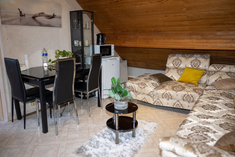 Elite Room