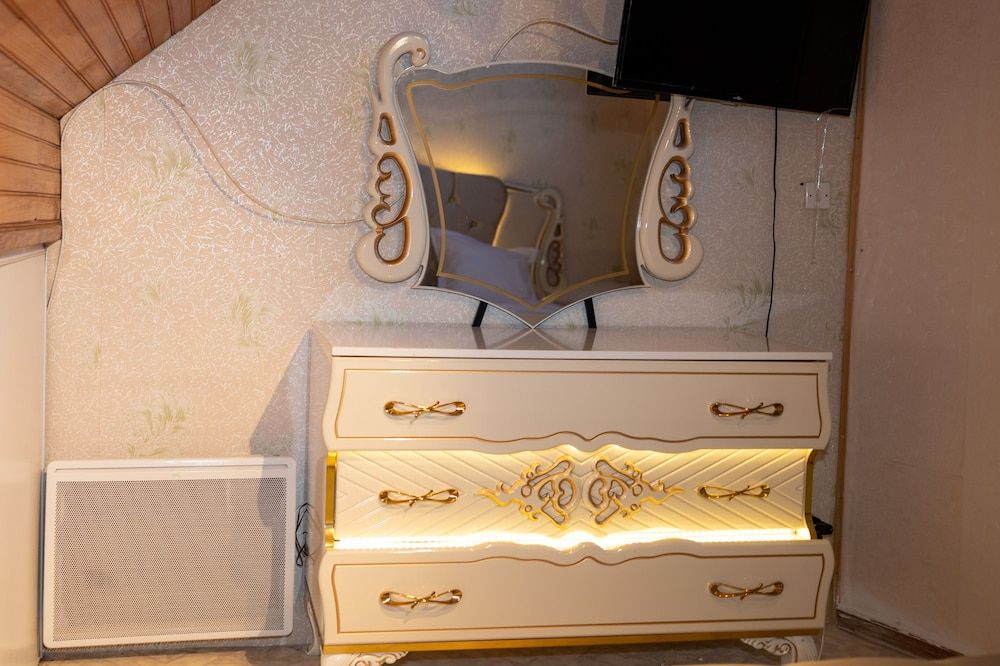 Elite Room