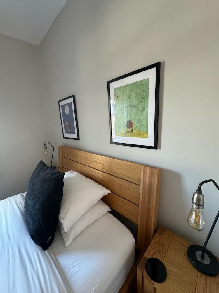 The Hill B and B Standard Double Room, Ensuite 9