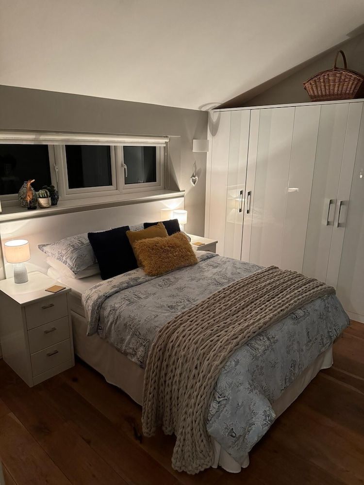 The Hill B and B Apartment, Ensuite (Annexe) 2