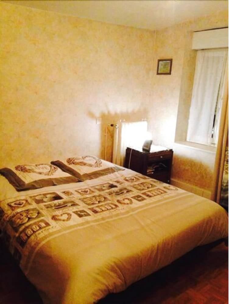 Double Room (2)