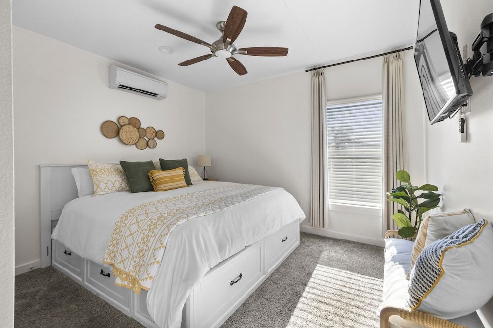 Leisure Escape in the TX Hill Country Family House, Multiple Bedrooms, Private Pool 10