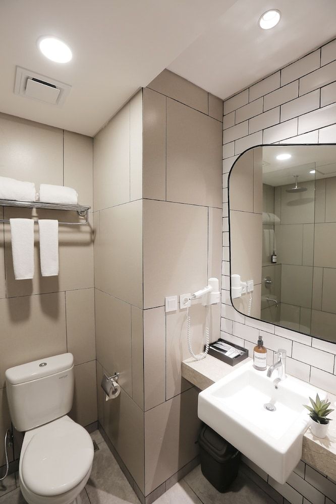 Luminor Hotel Purwokerto Executive Twin Room 2