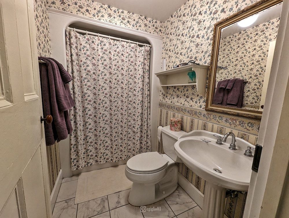 Canterbury Luxury, Queen, Garden View