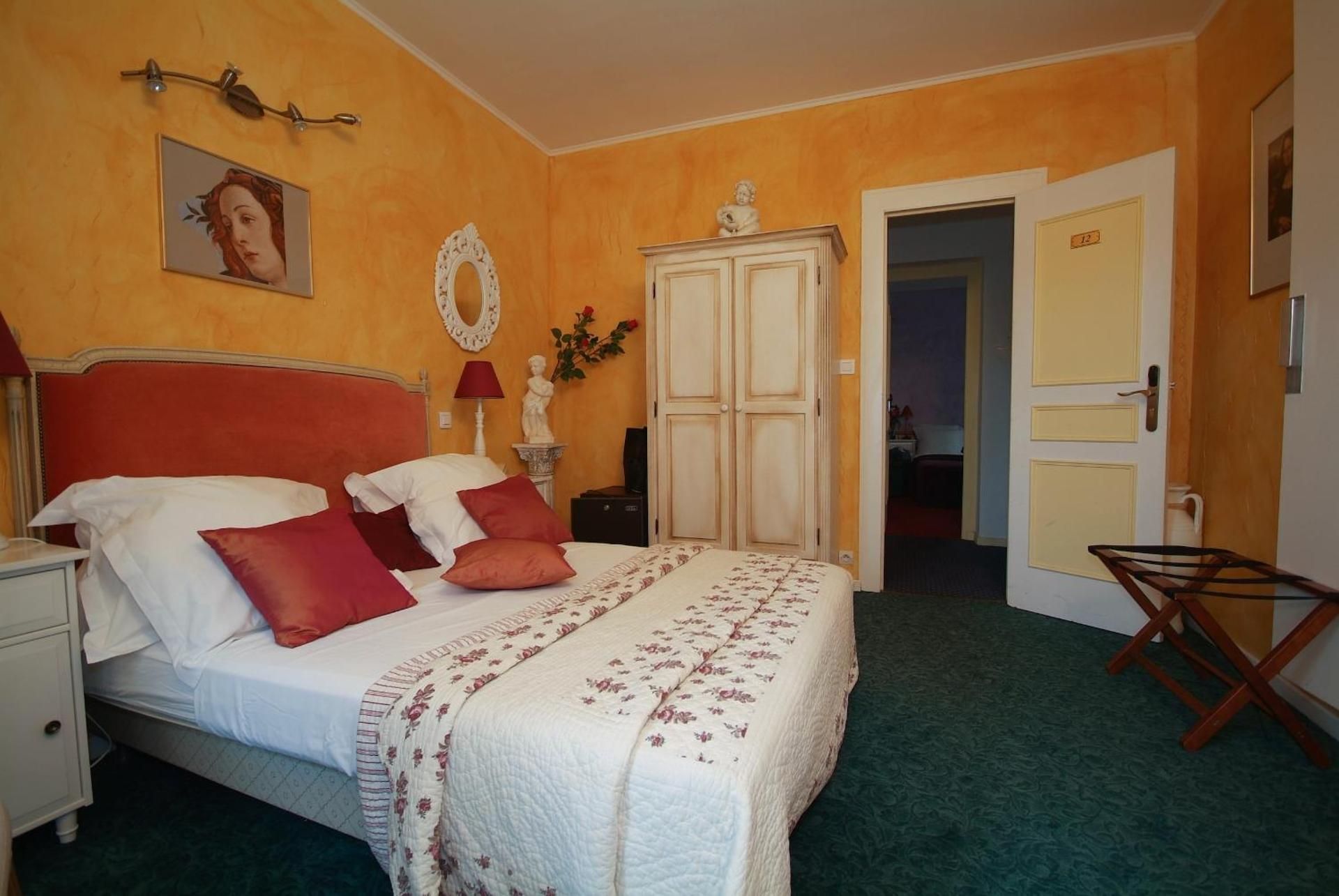 Single room with Breakfast and Dinner