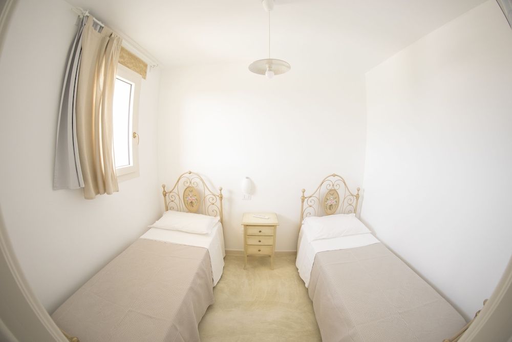 Double Room, Non Smoking, Courtyard View
