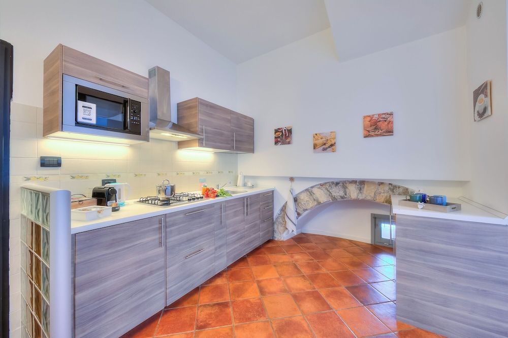 undefined Volo Di Gabbiani Pied Dans L' Eau 3