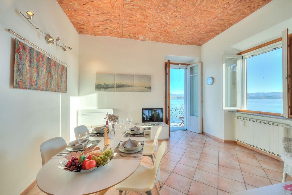 undefined Lago Magico Pied Dans L' Eau 6