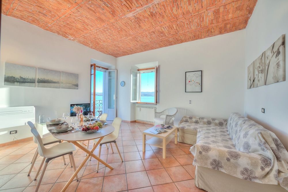 undefined Lago Magico Pied Dans L' Eau 4