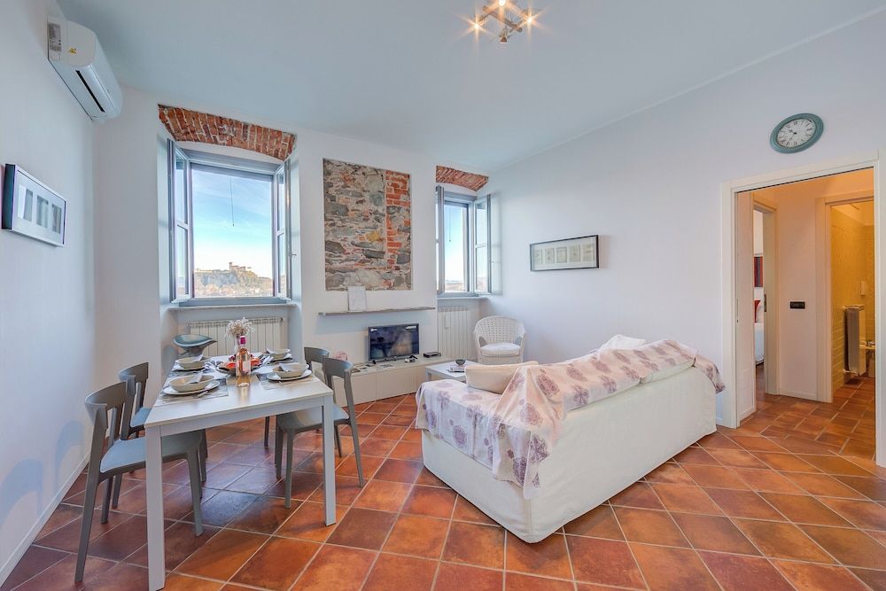 undefined Incanto Sul Lago Pied Dans L' Eau 8