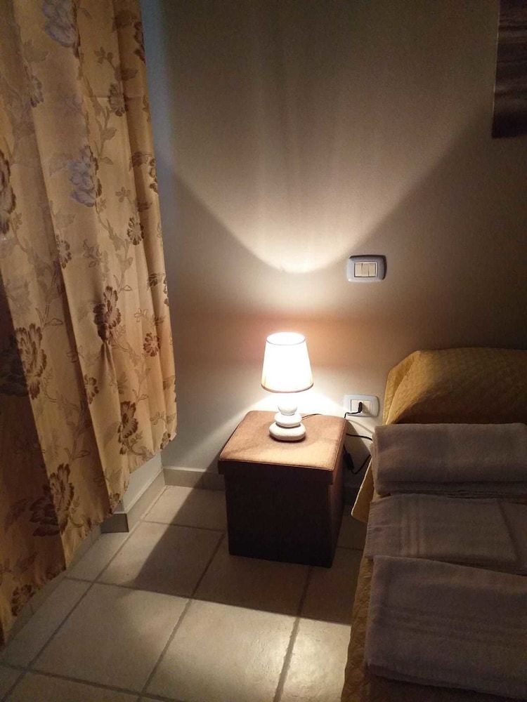 undefined Albergo Arona Centro 5