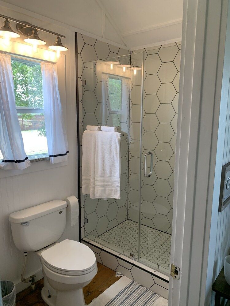 Tillman Resort Cabin 102 6