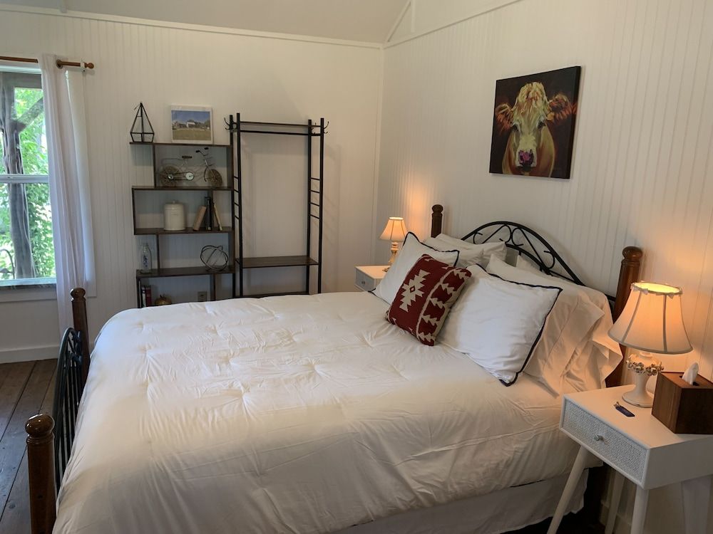 Tillman Resort Cabin 102 3