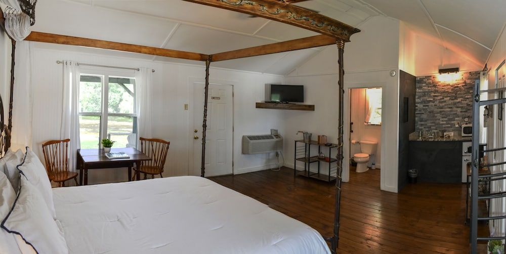 Tillman Resort Cabin 101 2