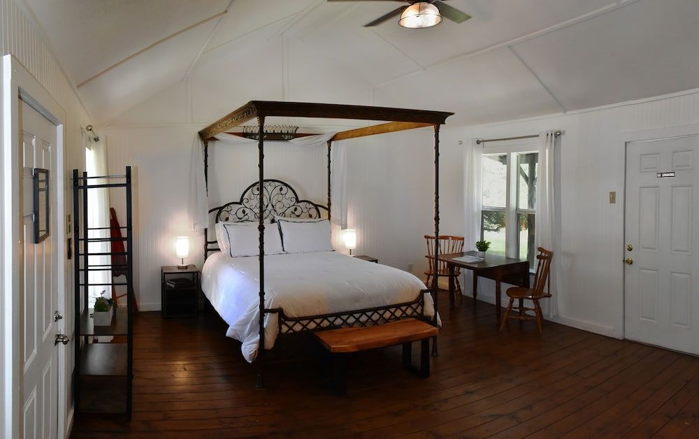 Tillman Resort Cabin 101